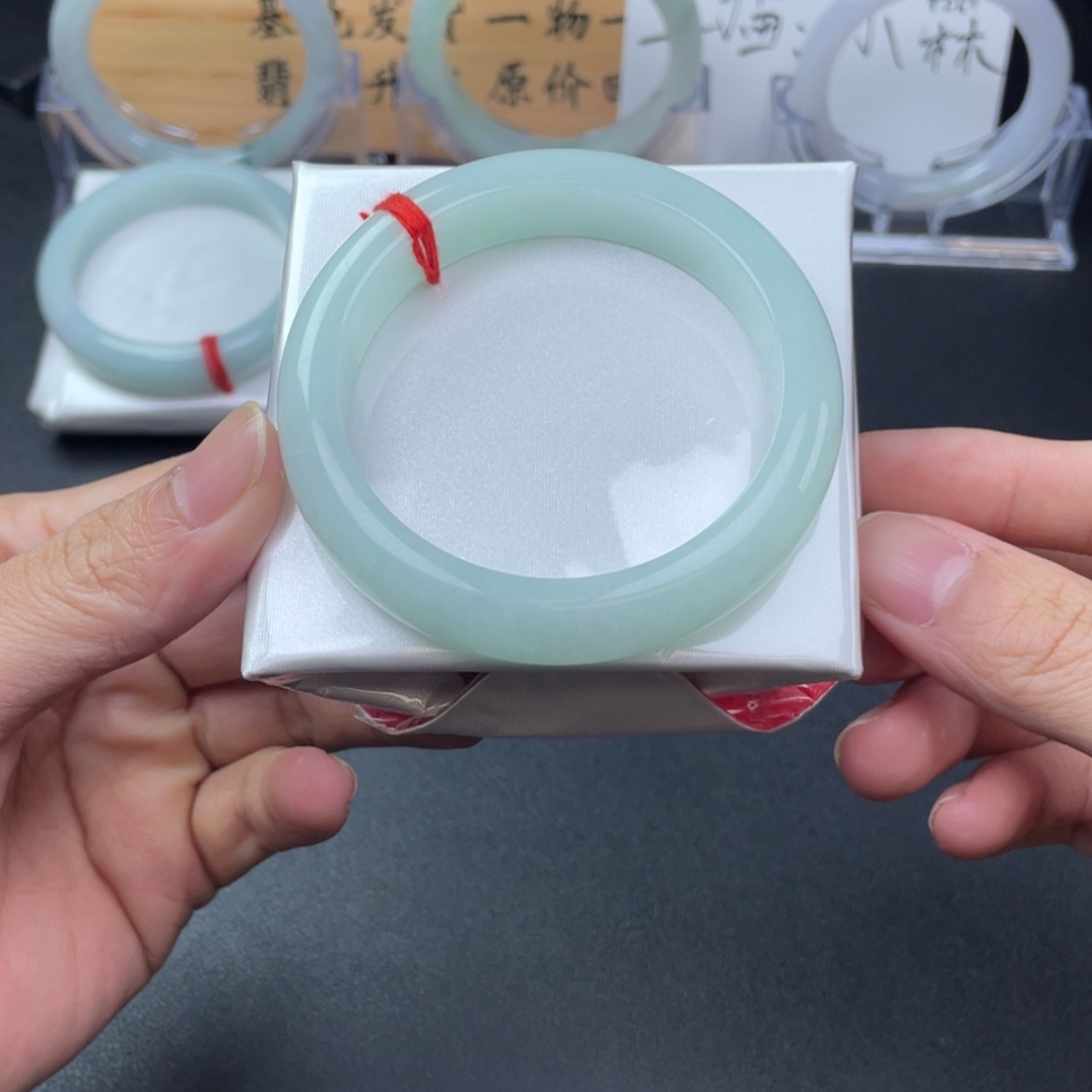 【闪购商品】翡翠手镯未镶嵌好**?