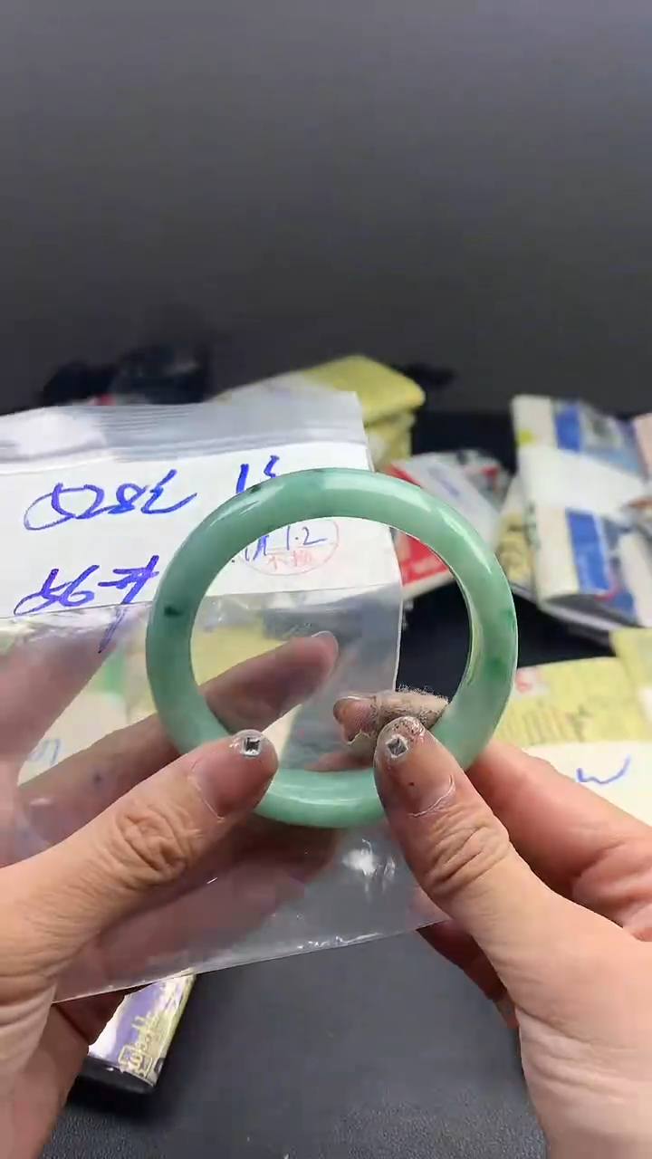 【闪购商品】定制翡翠未镶嵌多样性手镯56#528元不支持退换