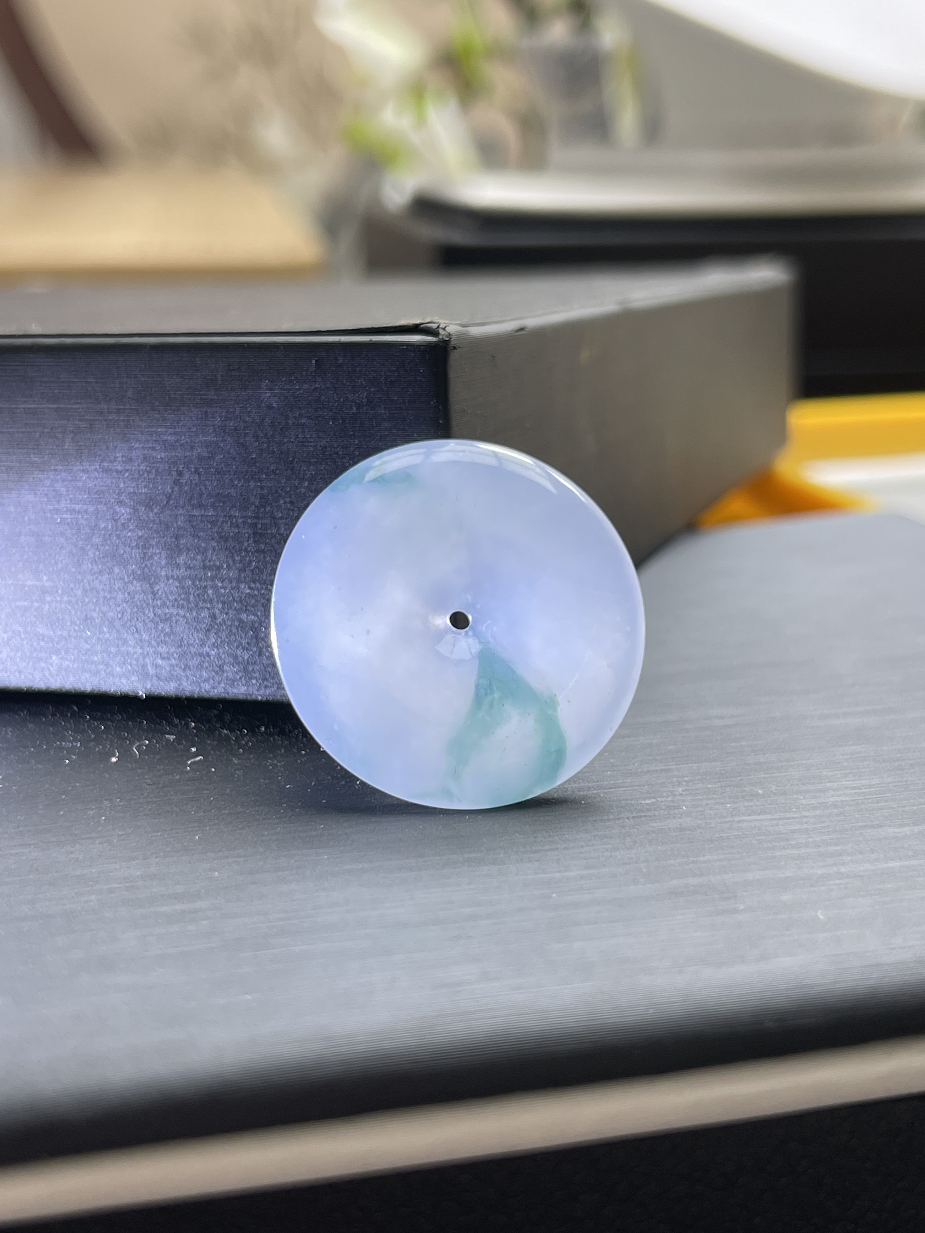 冰种飘花A货翡翠平安扣