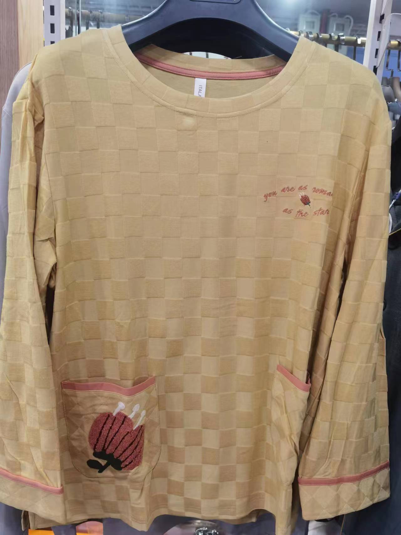 意大莱秋冬女士薄款养肤棉格子提花圆领套头卡通家居服睡衣套装