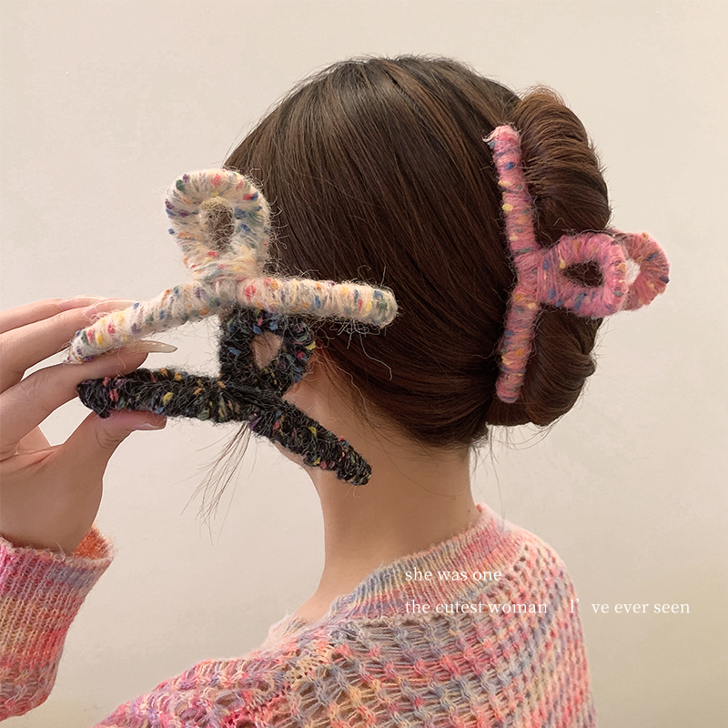 秋冬彩色毛线抓夹高级感发夹女后脑勺大号发卡网红鲨鱼夹子头饰