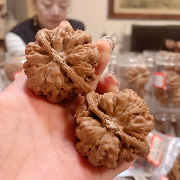 文玩核桃吊坠念*?大粗筋