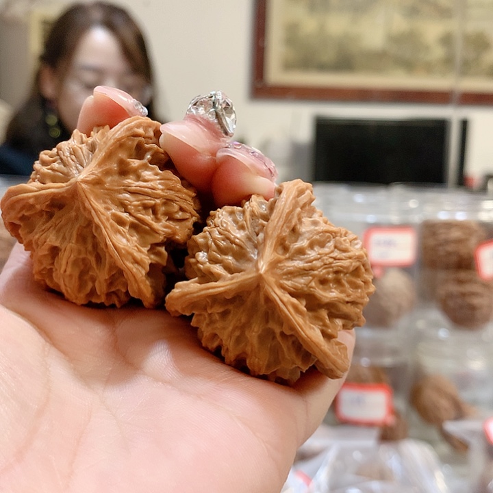 文玩核桃吊坠z****x盘山三棱有修打底了