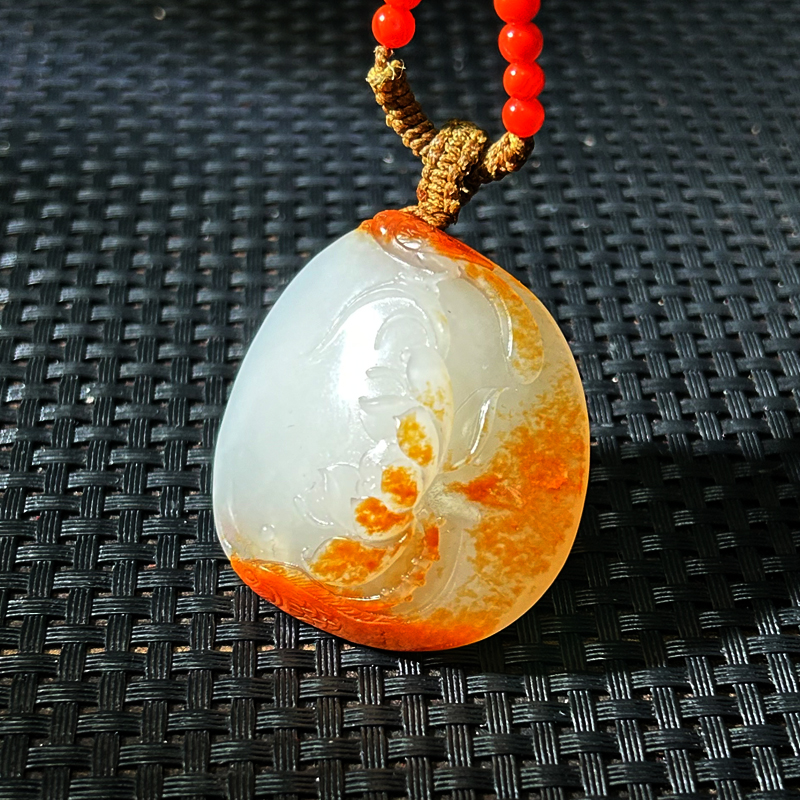 新疆和田玉籽料红皮白肉喜上眉梢喜事连连吊坠苏工玉雕精品挂件