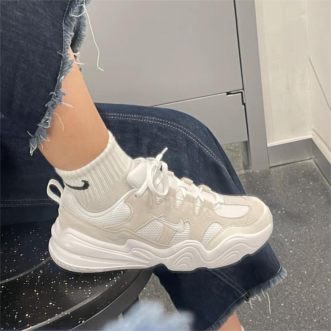 Nike/耐克 Tech Hera 女款 舒适减震 低帮生活休闲鞋 DR9761-100