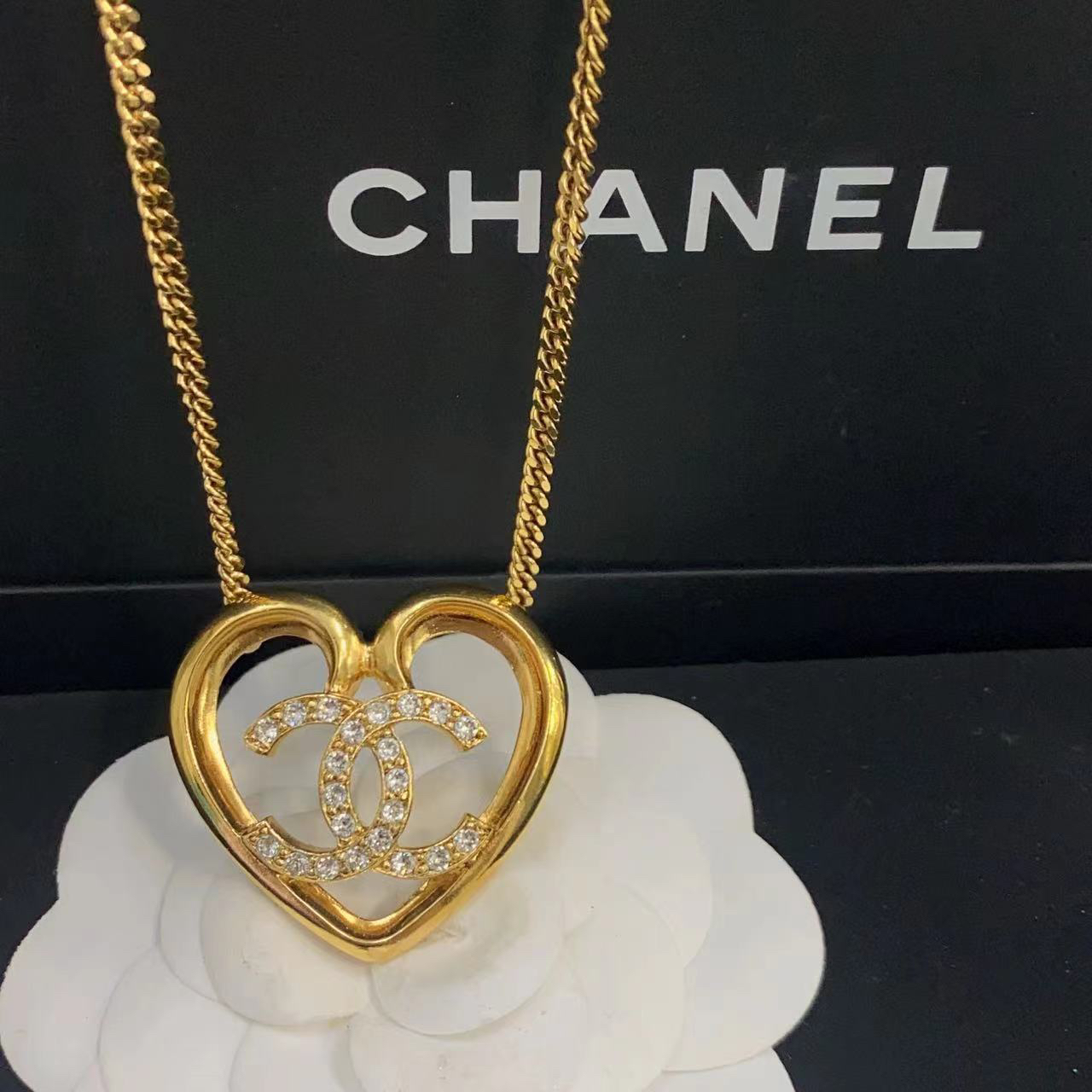 99新 Chanel/香奈儿 百搭款桃心百搭满钻镂空项链23C