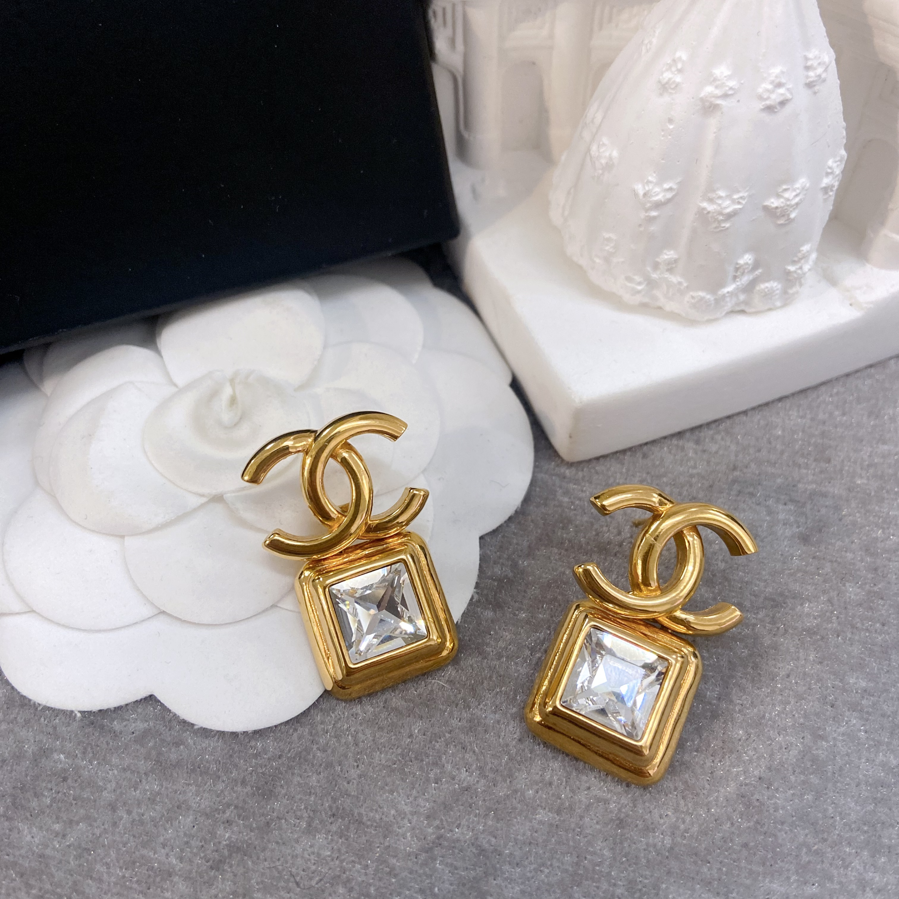 全新未使用 Chanel/香奈儿 轻奢优雅方糖水钻耳钉20K秋冬成衣