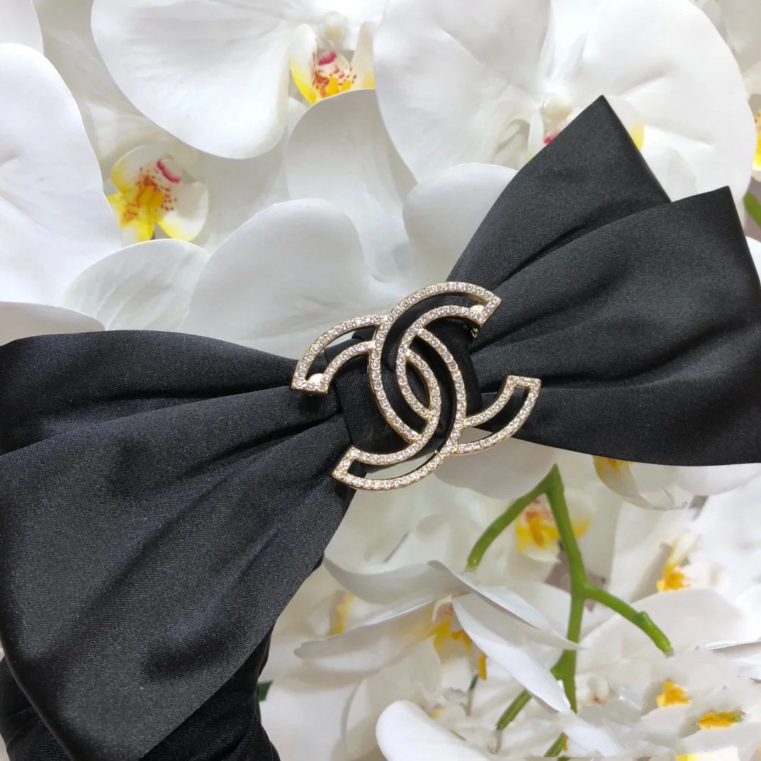 全新未使用 Chanel/香奈儿 百搭款镂空满钻百年纪念胸针C