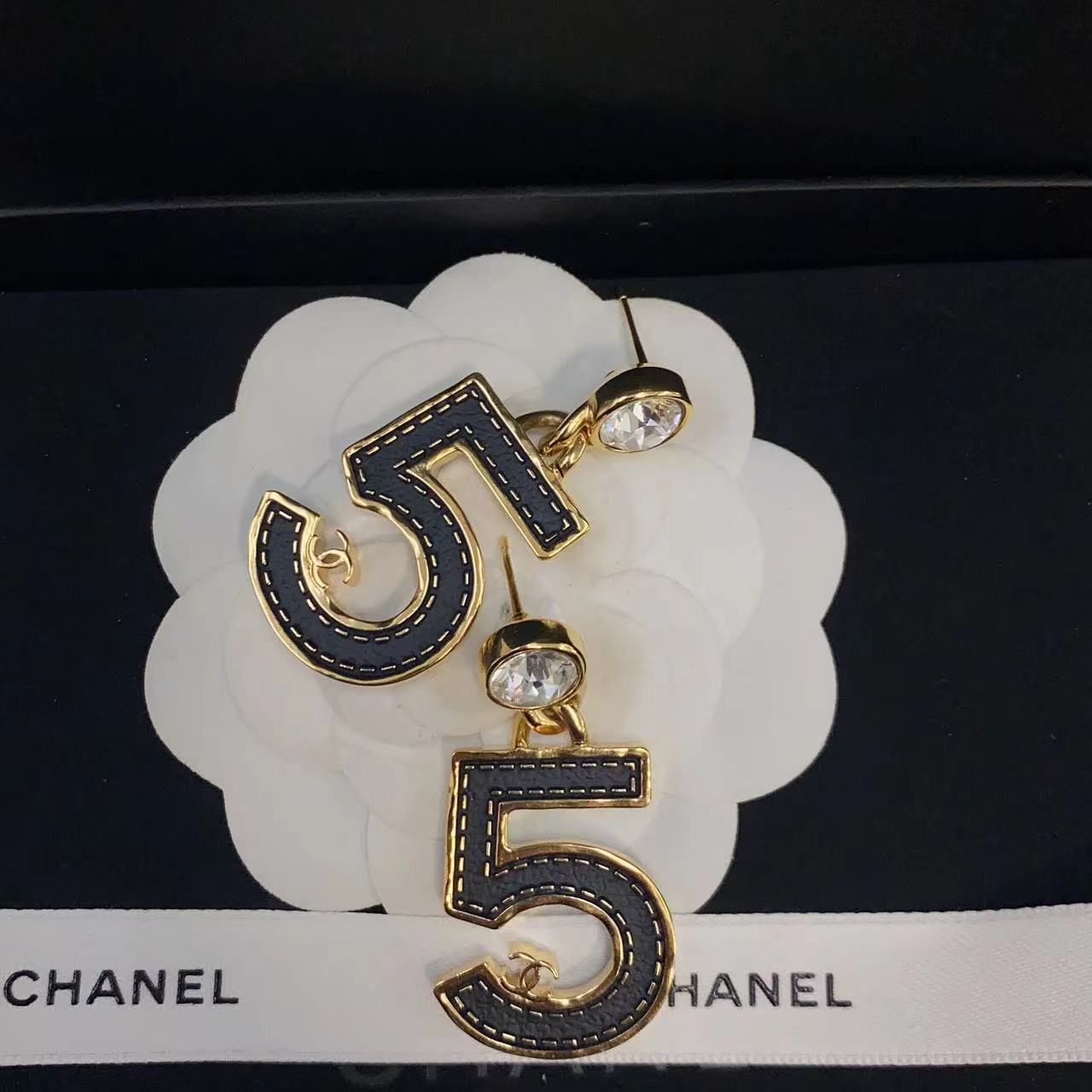 全新未使用 Chanel/香奈儿 百搭款幸运5号耳钉23S春夏预告
