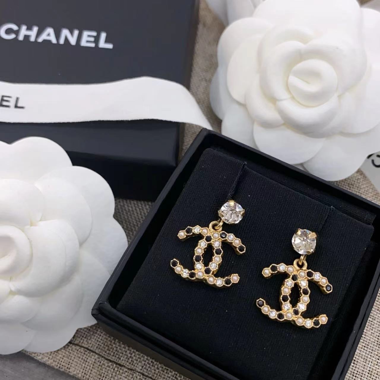 全新未使用 Chanel/香奈儿 百搭款 小香风 满钻 百搭 镶钻耳钉20K