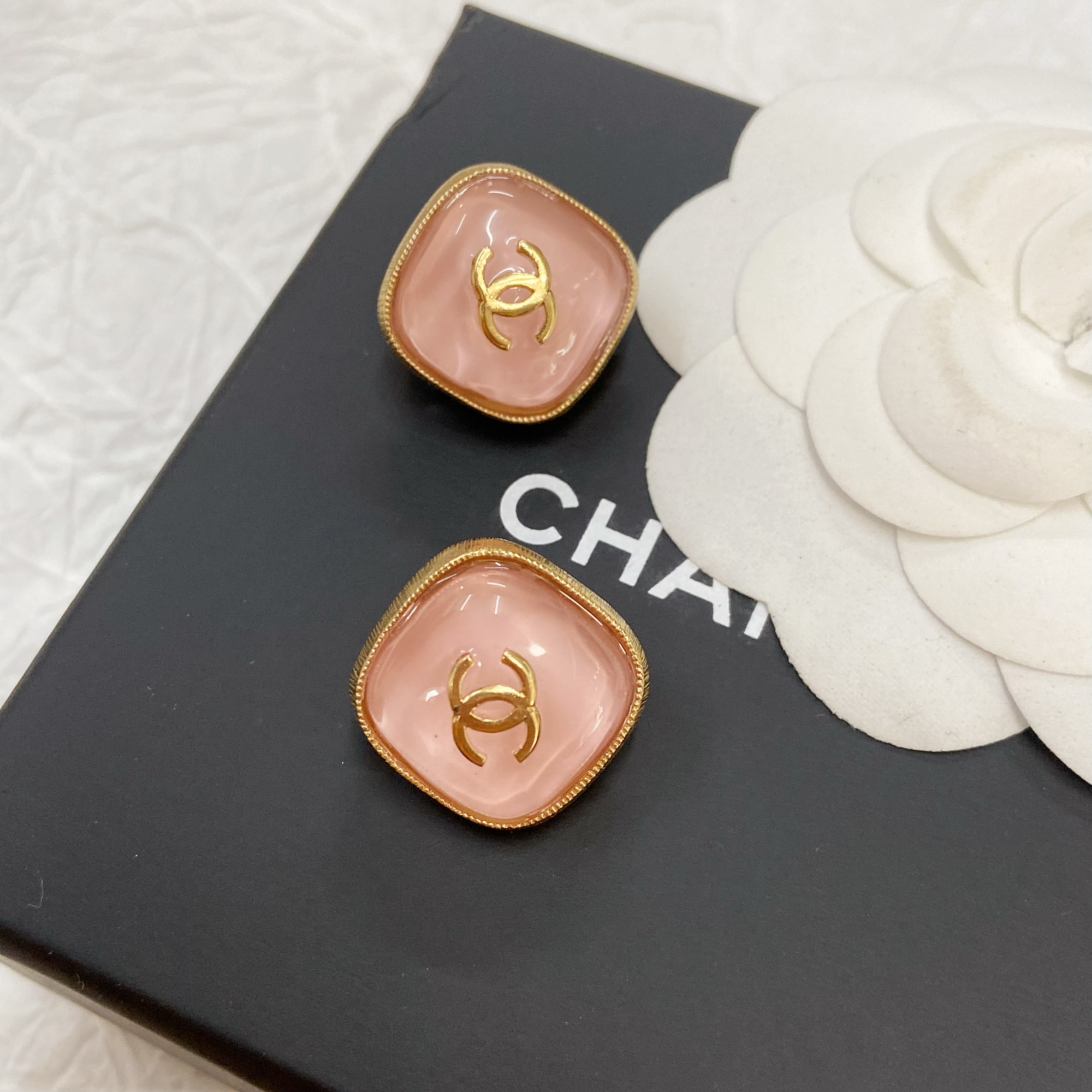 全新未使用 Chanel/香奈儿 百搭款方糖琉璃耳钉20C早春度假