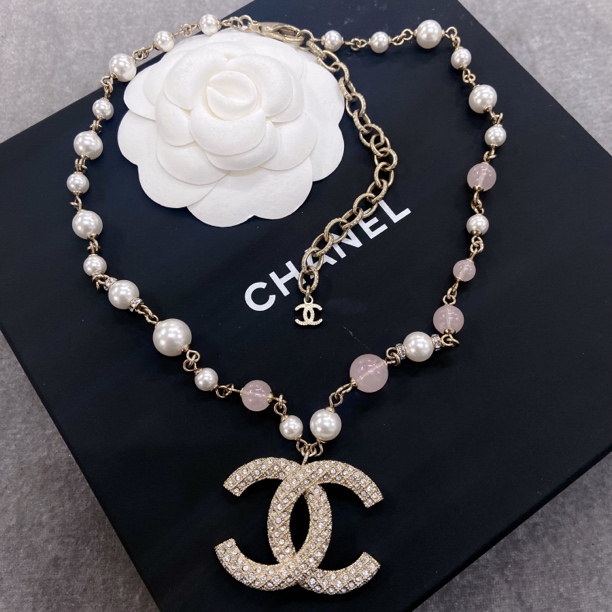99新 Chanel/香奈儿 轻奢优雅素款浮雕满钻项链