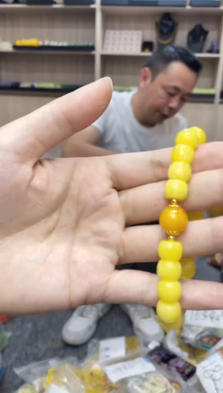 【闪购商品】蜜蜡裸石未镶嵌多样性发一个