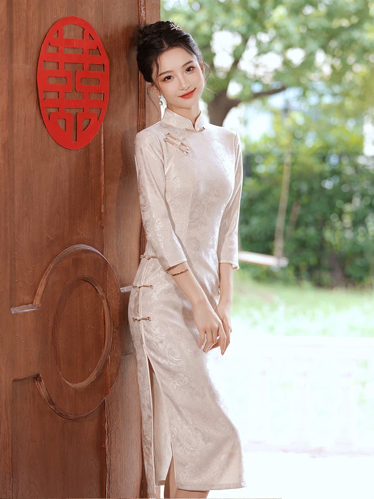 （三生花）新中式苏州传统旗袍香槟色新娘订婚礼服裙秋款冬季长袖绒