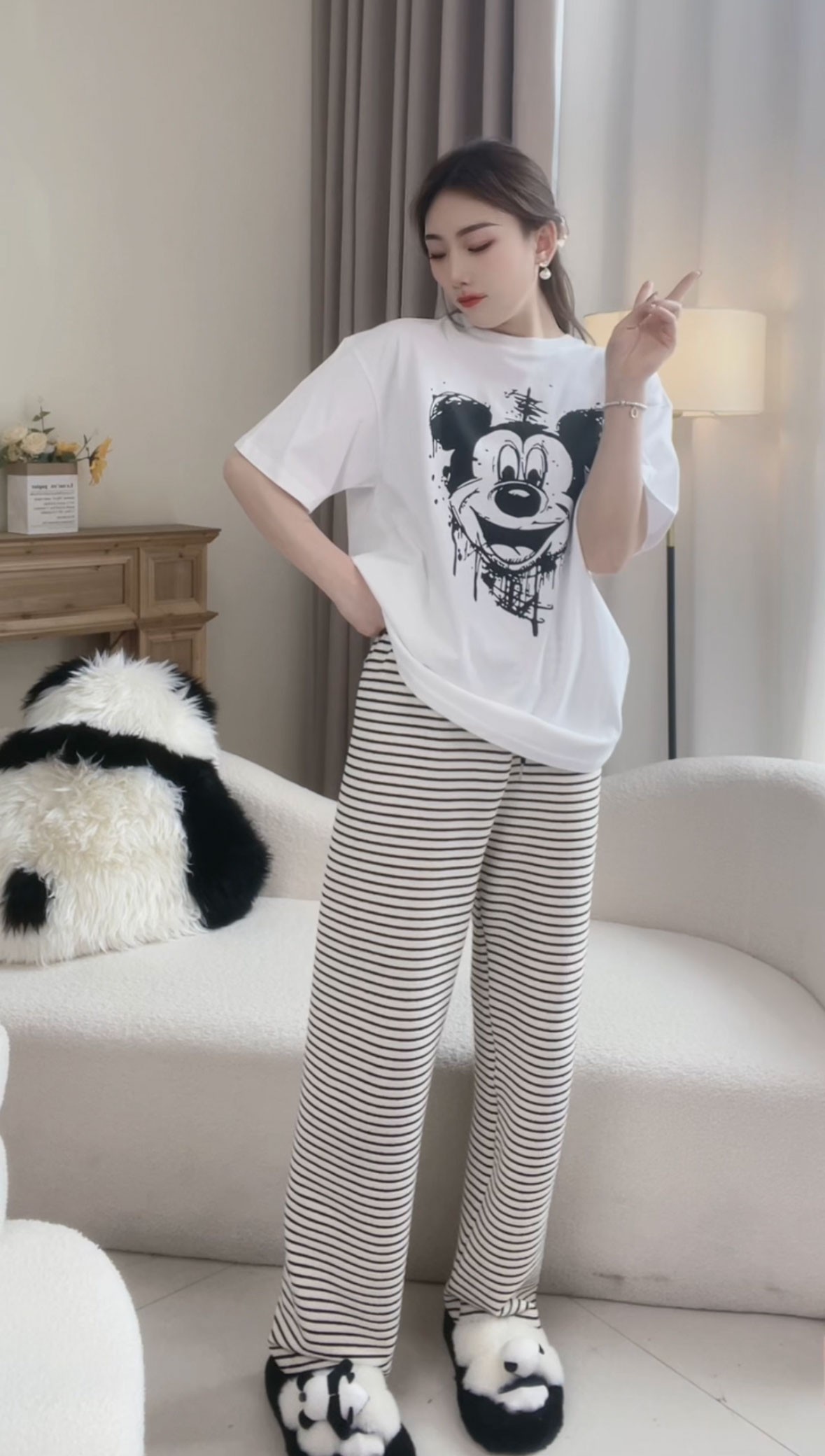 春季2024新款宽松显瘦直筒阔腿裤秋冬高腰条纹垂感休闲裤女裤子潮