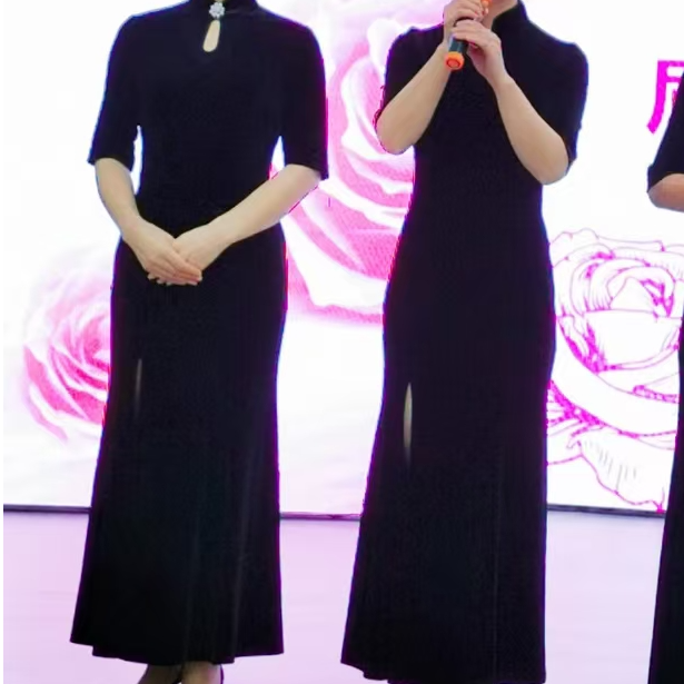 丝绒鱼尾旗袍，修身款，可量体定制800-1800元