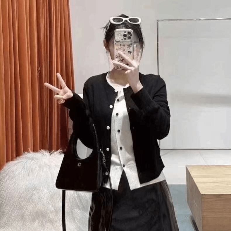 （3274）M家 2024秋季新款休闲时尚拼接短款圆领假两件针织开衫女