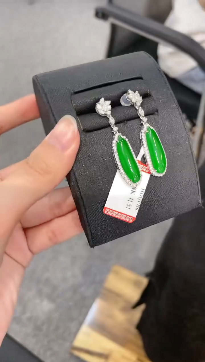 【闪购商品】翡翠颈饰18K金镶嵌天然A货翡翠耳饰A108