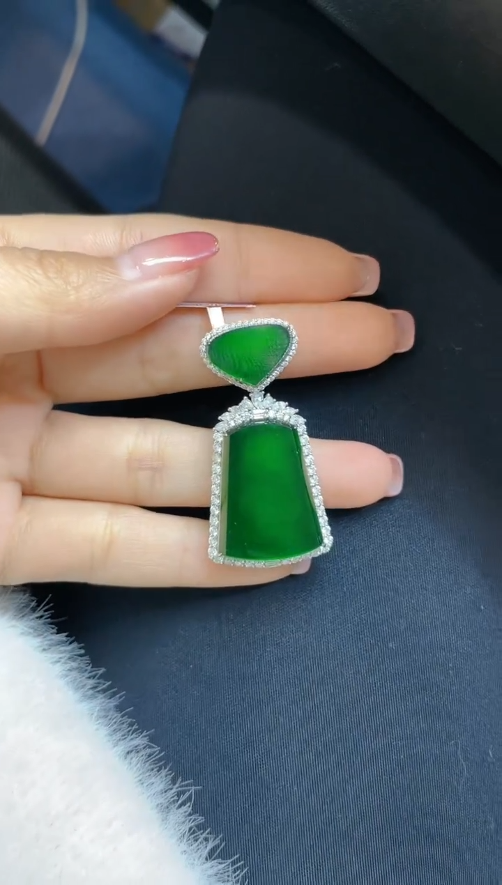 【闪购商品】翡翠吊坠18K金镶嵌A37