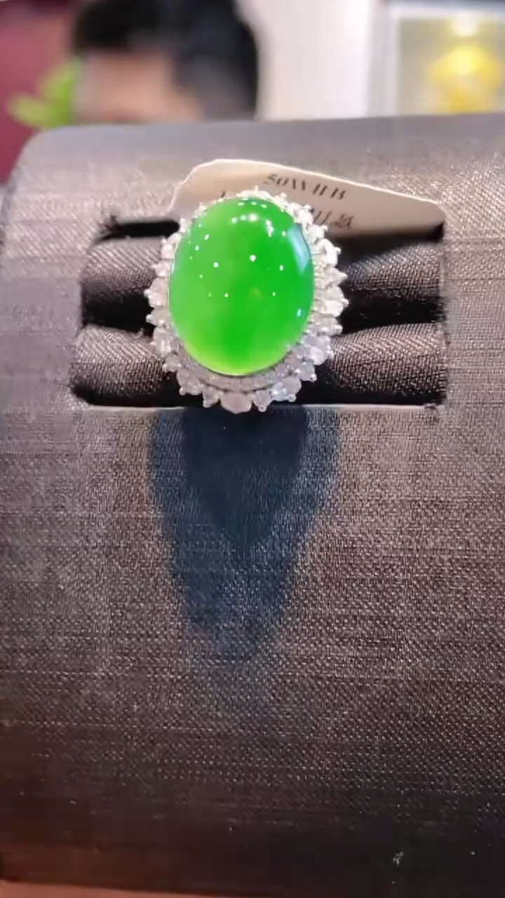 【闪购商品】翡翠吊坠(赠链)18K金镶嵌A51天然A货翡翠