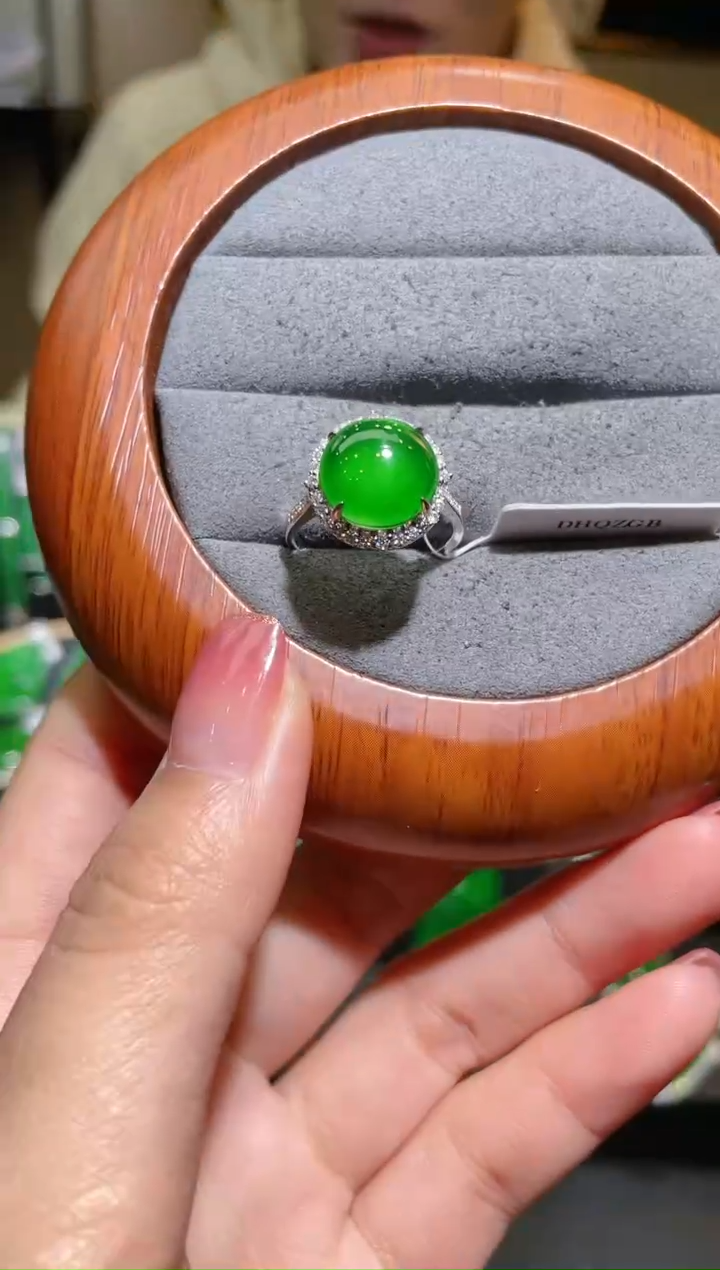 【闪购商品】翡翠戒指18K金镶嵌A14