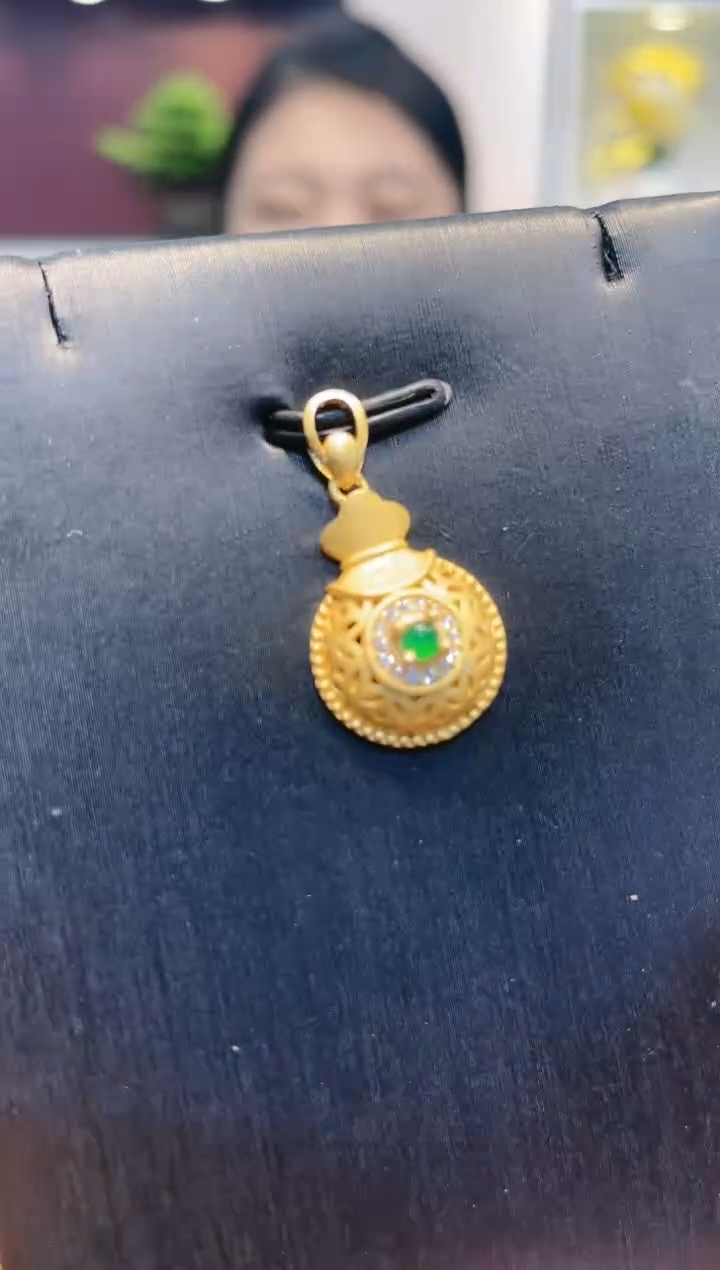 【闪购商品】翡翠吊坠(不含链)银S925镶嵌天然A货翡翠吊坠A3