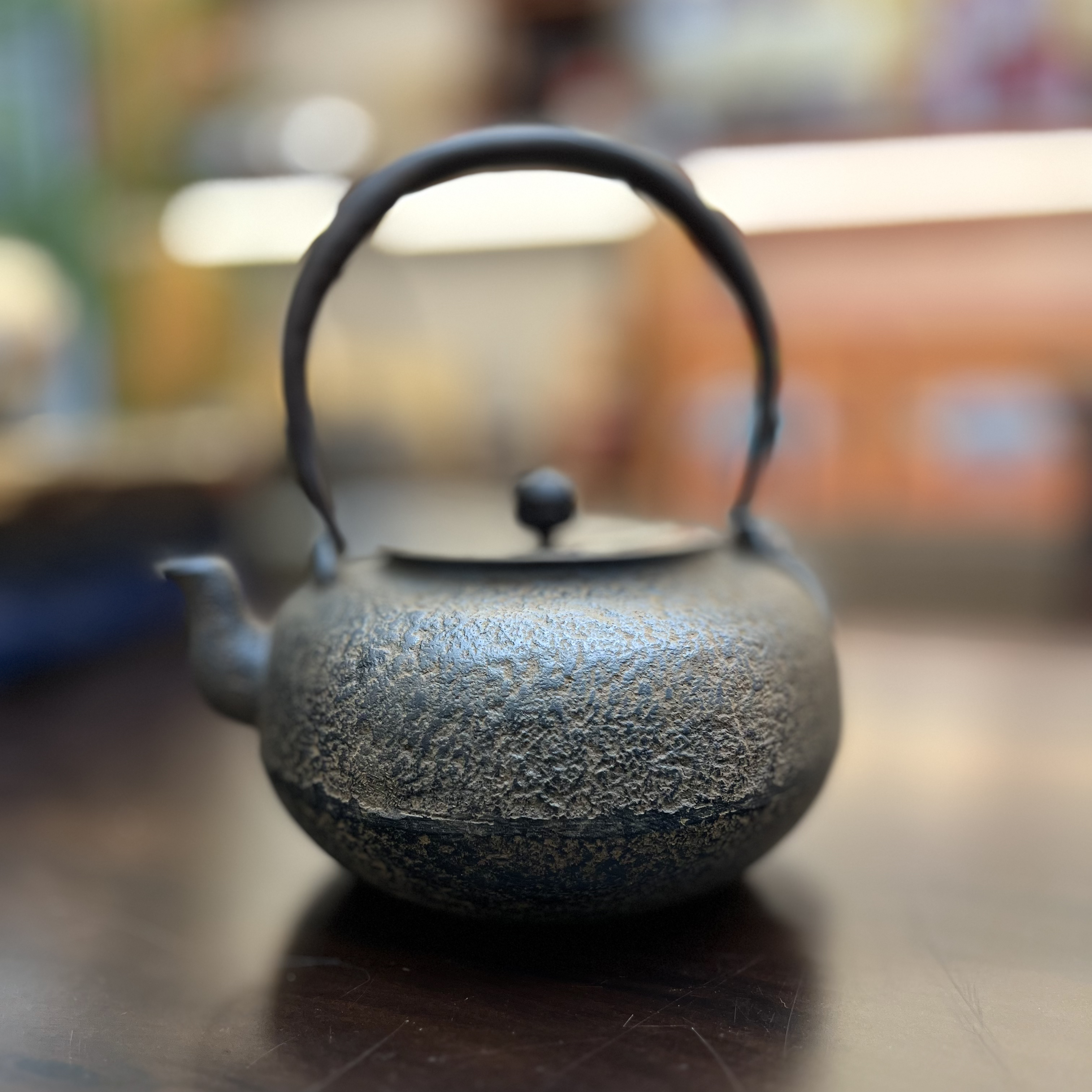 1200ml 平丸荒肌纹 煮水铸铁壶｜日本原装松寿堂 约1.7kg重
