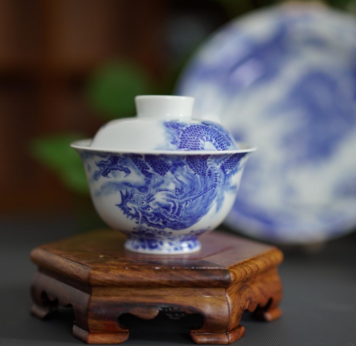 青花鱼化龙元宝盖碗