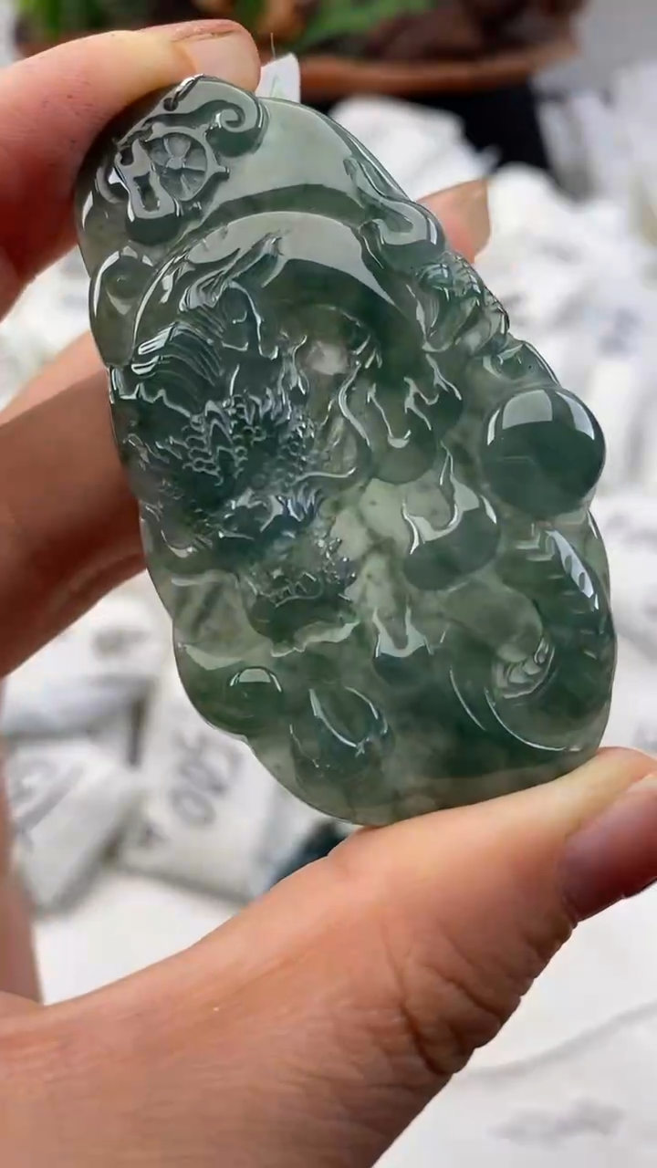 【闪购商品】翡翠颈饰未镶嵌龙牌