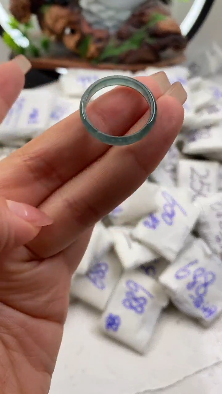 【闪购商品】翡翠颈饰未镶嵌戒圈20圈口微瑕