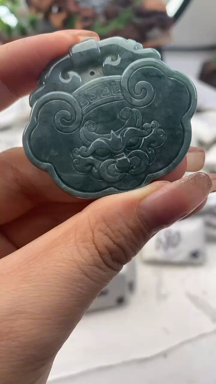 【闪购商品】翡翠颈饰未镶嵌平安锁微瑕