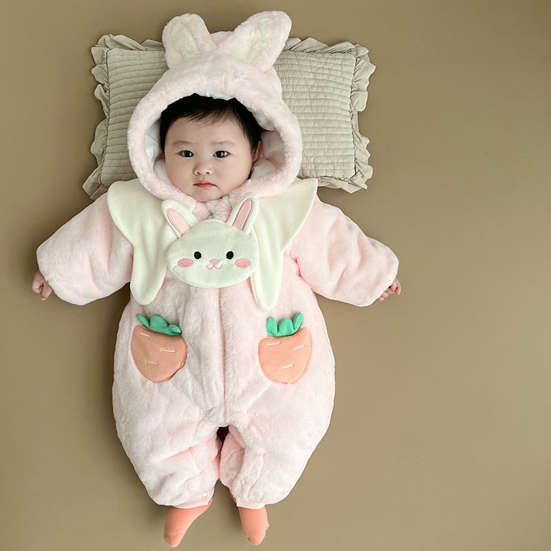 新生婴儿连体衣秋冬爬服外出抱衣满月周岁加厚服女宝宝可爱哈衣