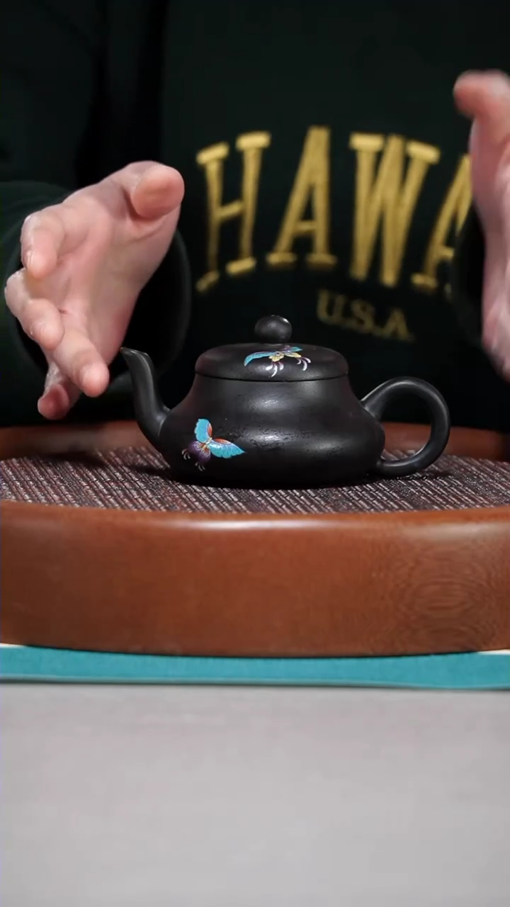 【闪购商品】紫砂茶壶朱泥还原烧蝶飞君德110CC