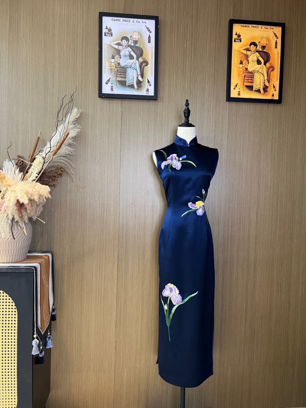 韵西子【青花雅韵】复古手工绣花串珠旗袍修身显瘦气质款