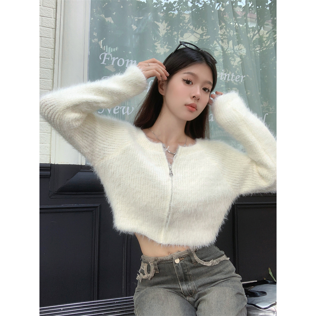 【KK】毛绒绒黑色短款毛衣拉链开衫女秋冬季温柔内搭针织衫上衣潮