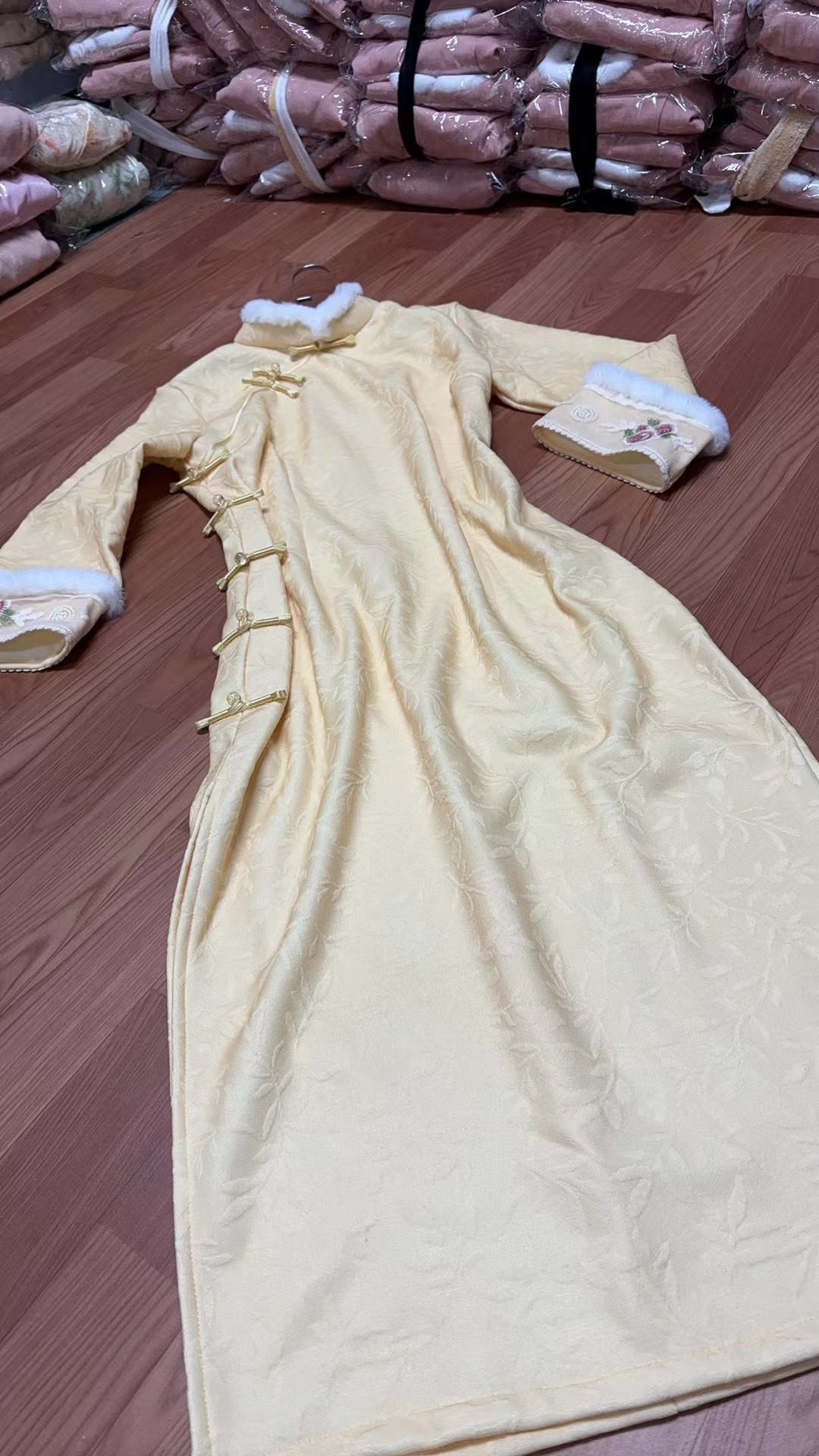 778-【在逃公主】缠结扣 袖口刺绣 爆 款 旗 袍 