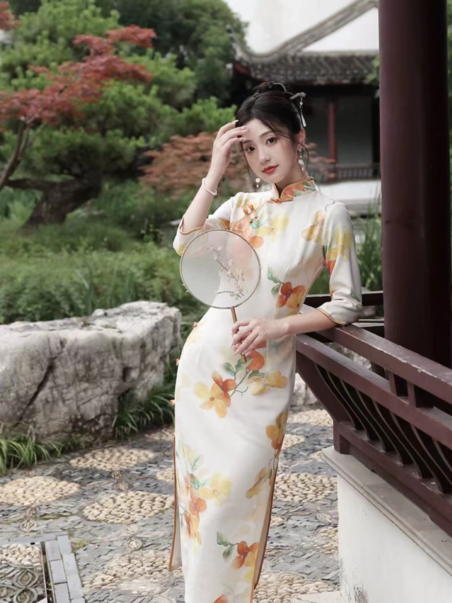 065-小  秋款 石榴花 改良 八扣 旗袍