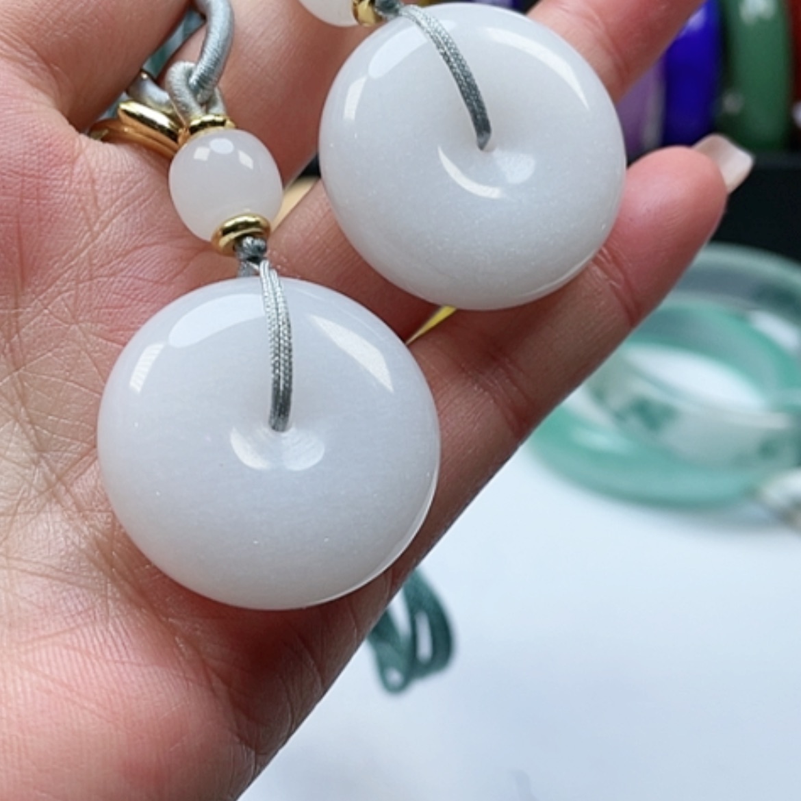 【闪购商品】石英质玉手镯未镶嵌