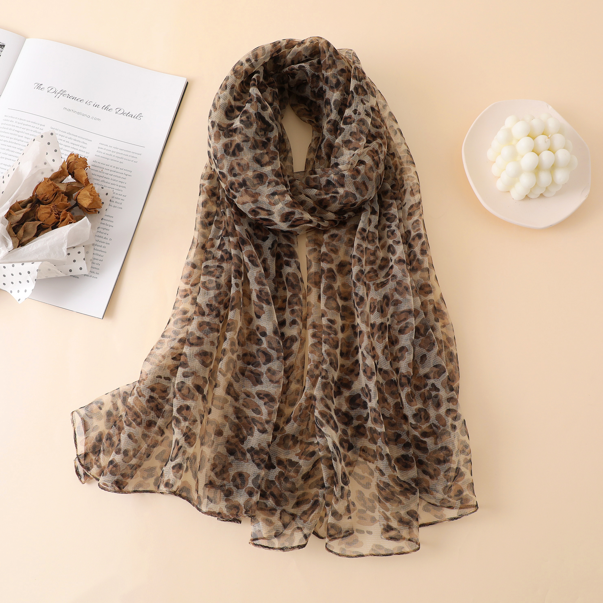 洋气豹纹丝巾冬季春秋时尚百搭薄款韩版气质文艺女士女款披肩高档