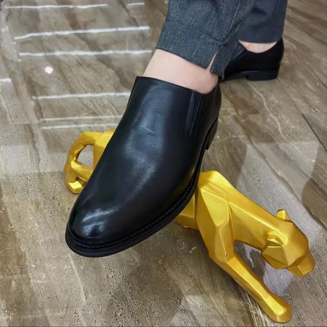 男士正装商务皮鞋时尚休闲男鞋真皮百搭透气酒红黑色绅士皮鞋尖头