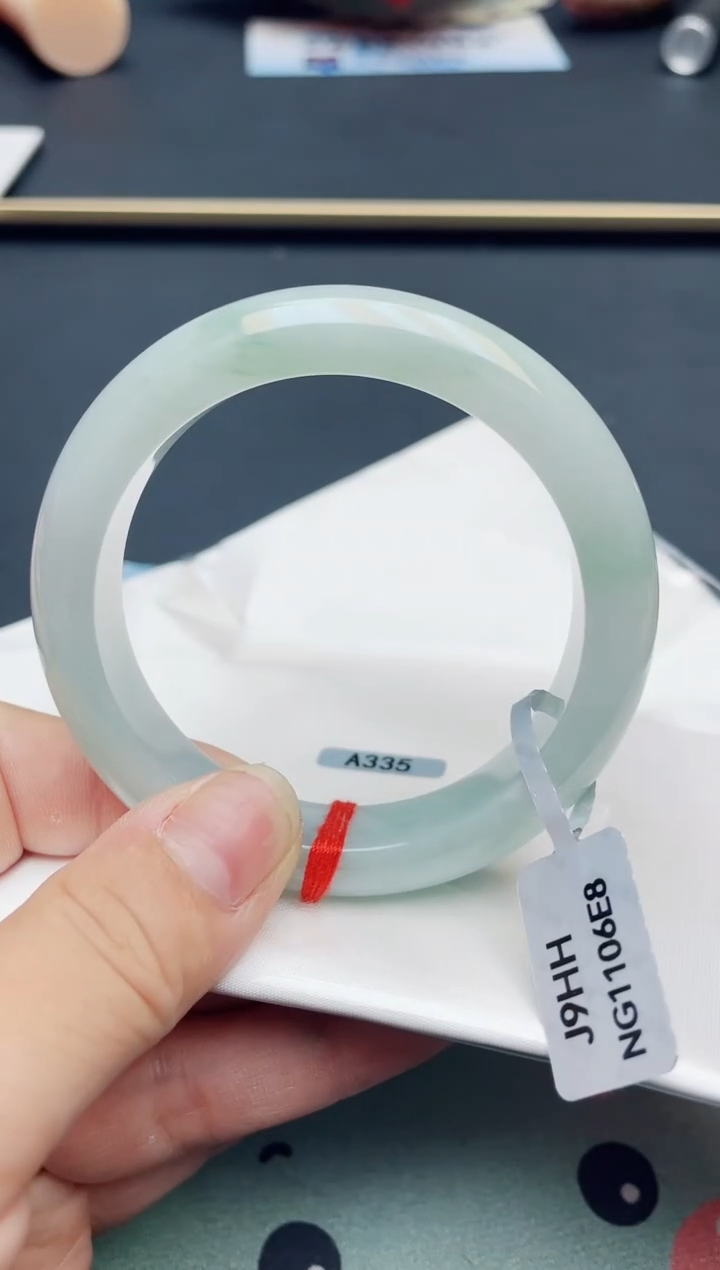 【闪购商品】翡翠手镯未镶嵌天然A货55