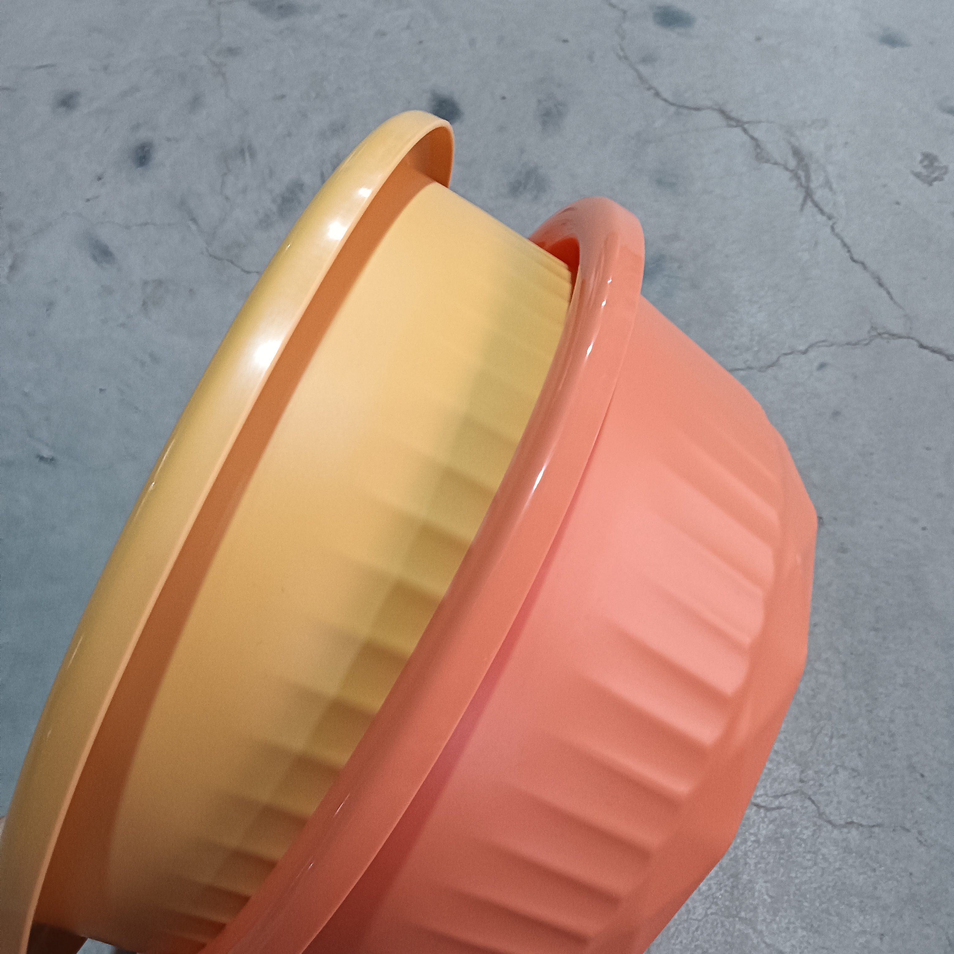 02282条纹时尚小盆，口径约31cm