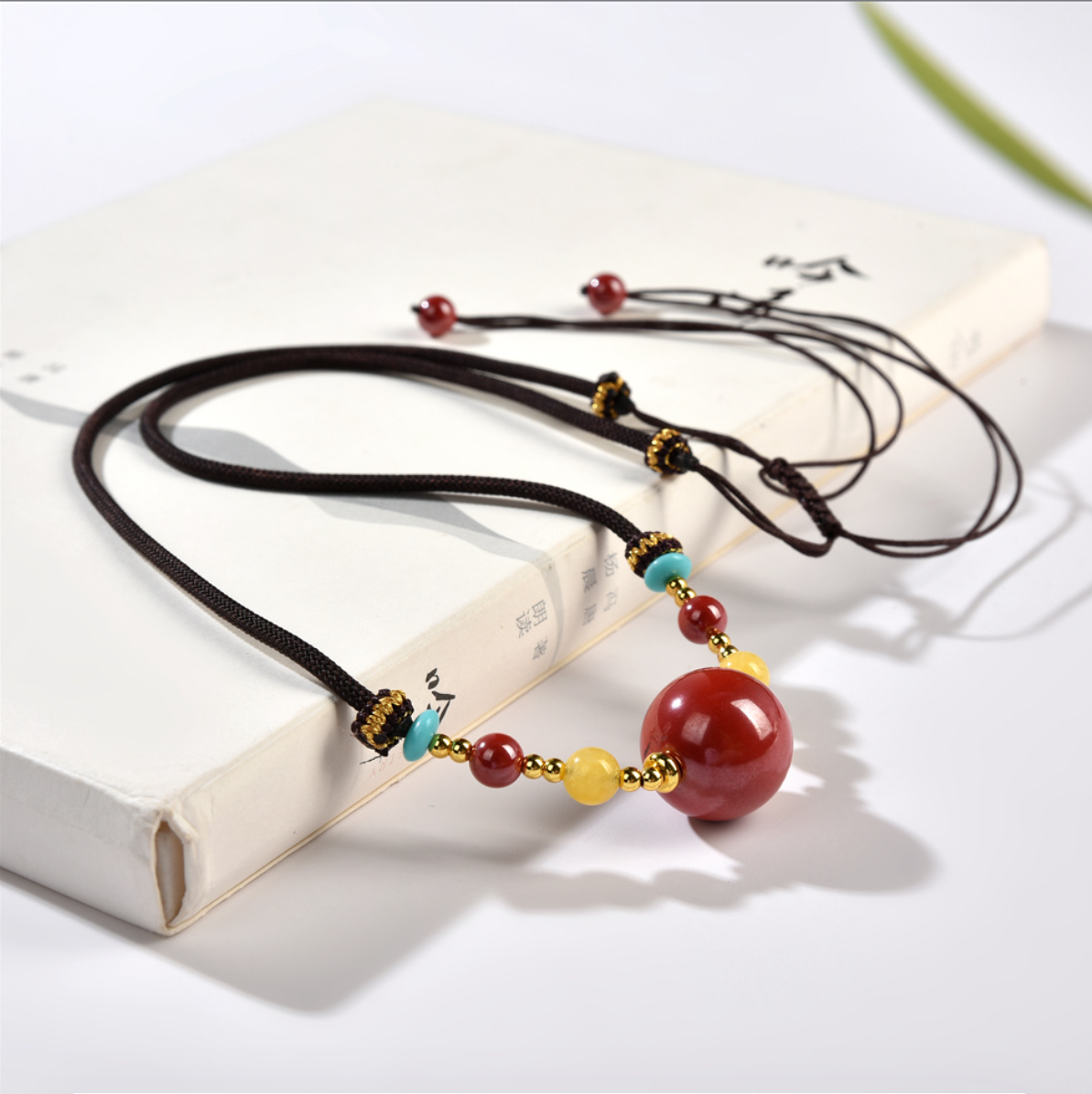 含辰砂工艺品（淼）心上秋系列~红色典雅锁骨相思豆手工编项链