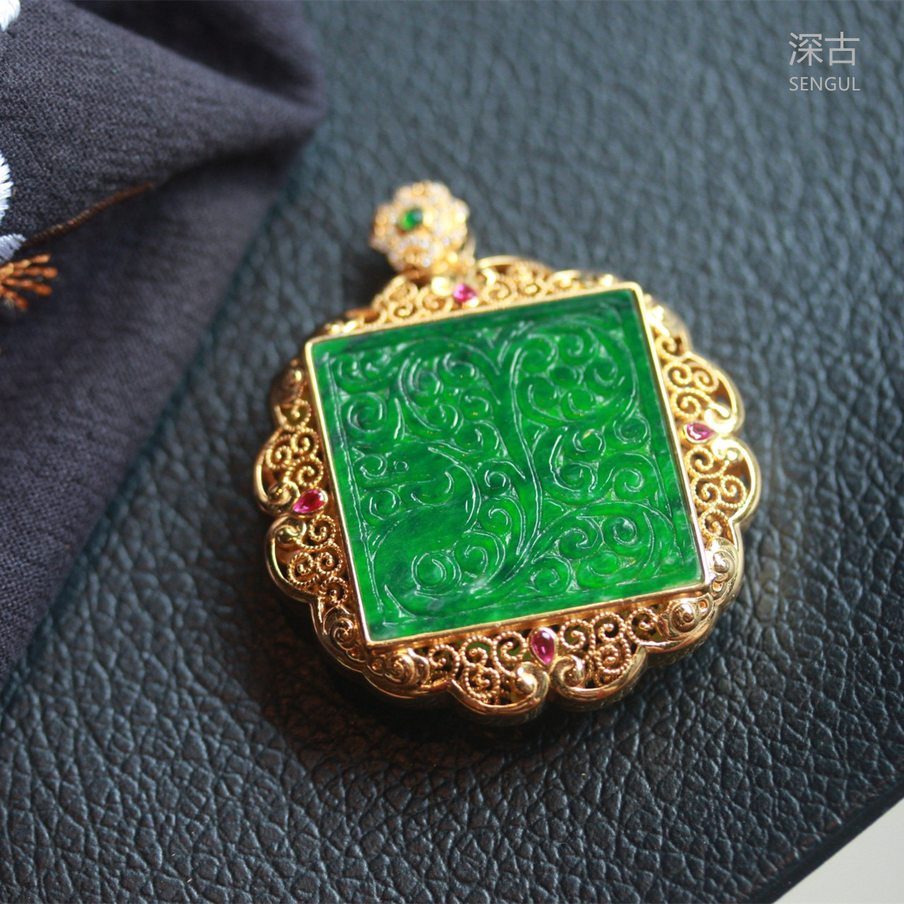 【深古推荐】天然缅甸A货翡翠吊坠 S925银嵌国风设计款多样性发其一
