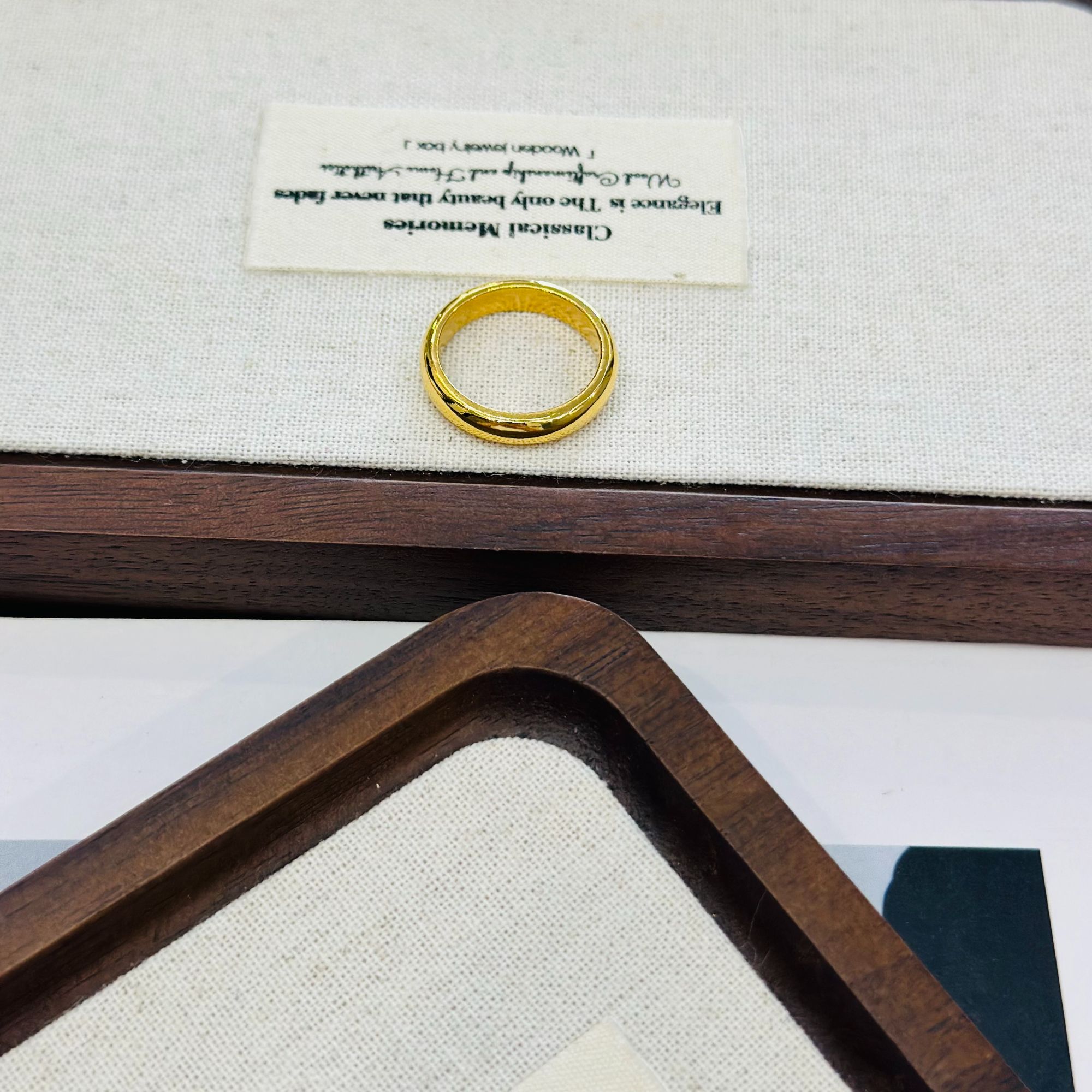 999足金5G工艺黄金泥鳅背素圈戒指