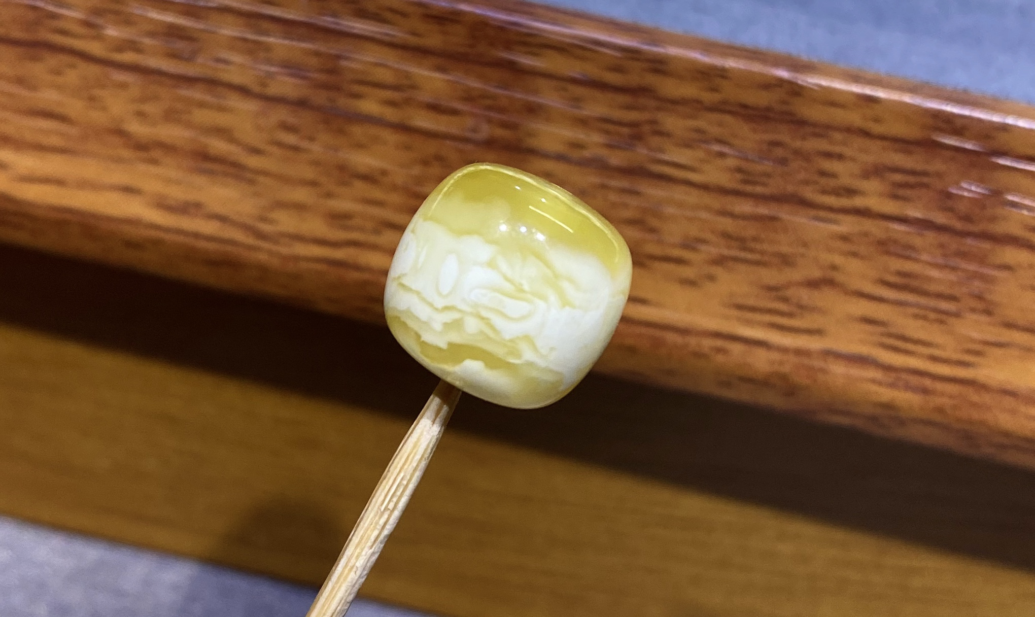 尺寸12*11.5金瓷白虎纹妖孽蜜蜡精工老型珠文玩配饰一物一拍