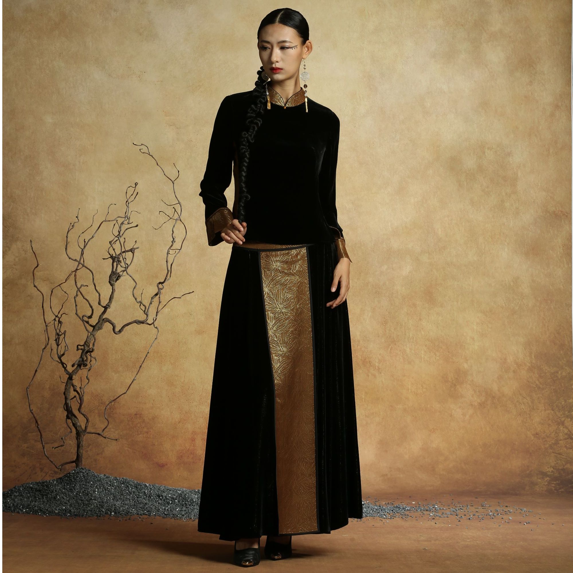 JIXIANGYIJIA/吉祥衣家金绸印日上衣941216927