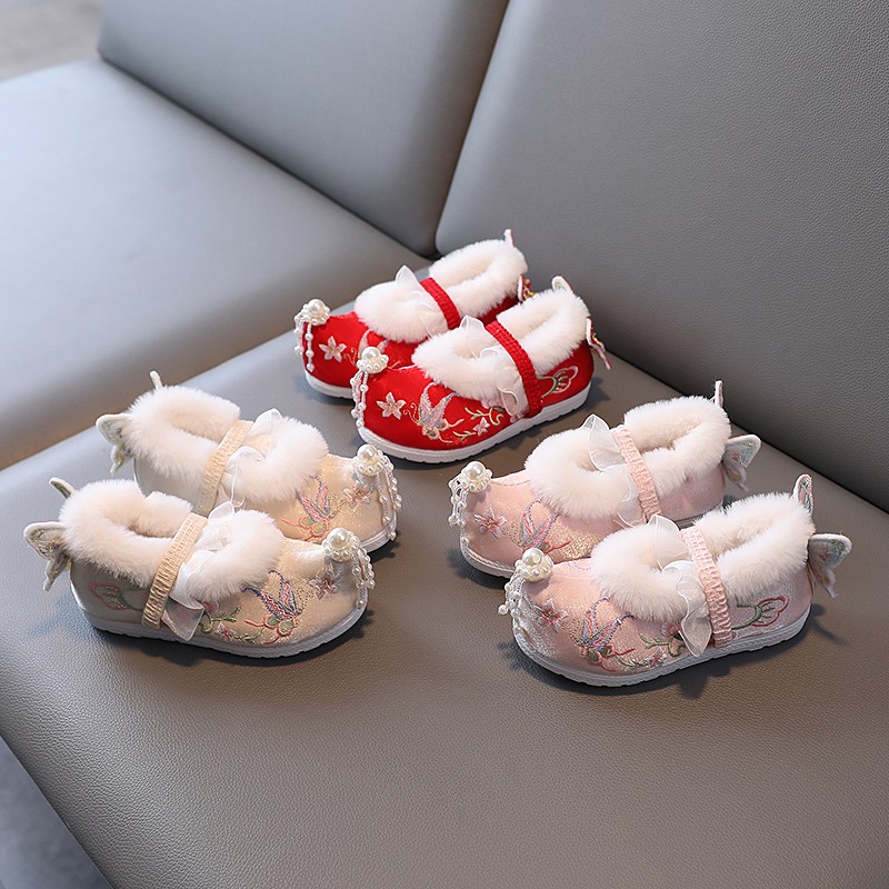 新款女童汉服鞋冬季儿童绣花鞋拜年鞋中国风北京布鞋加绒保暖棉鞋