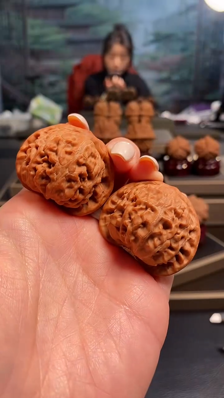 【闪购商品】文玩核桃把件B-408宫灯40