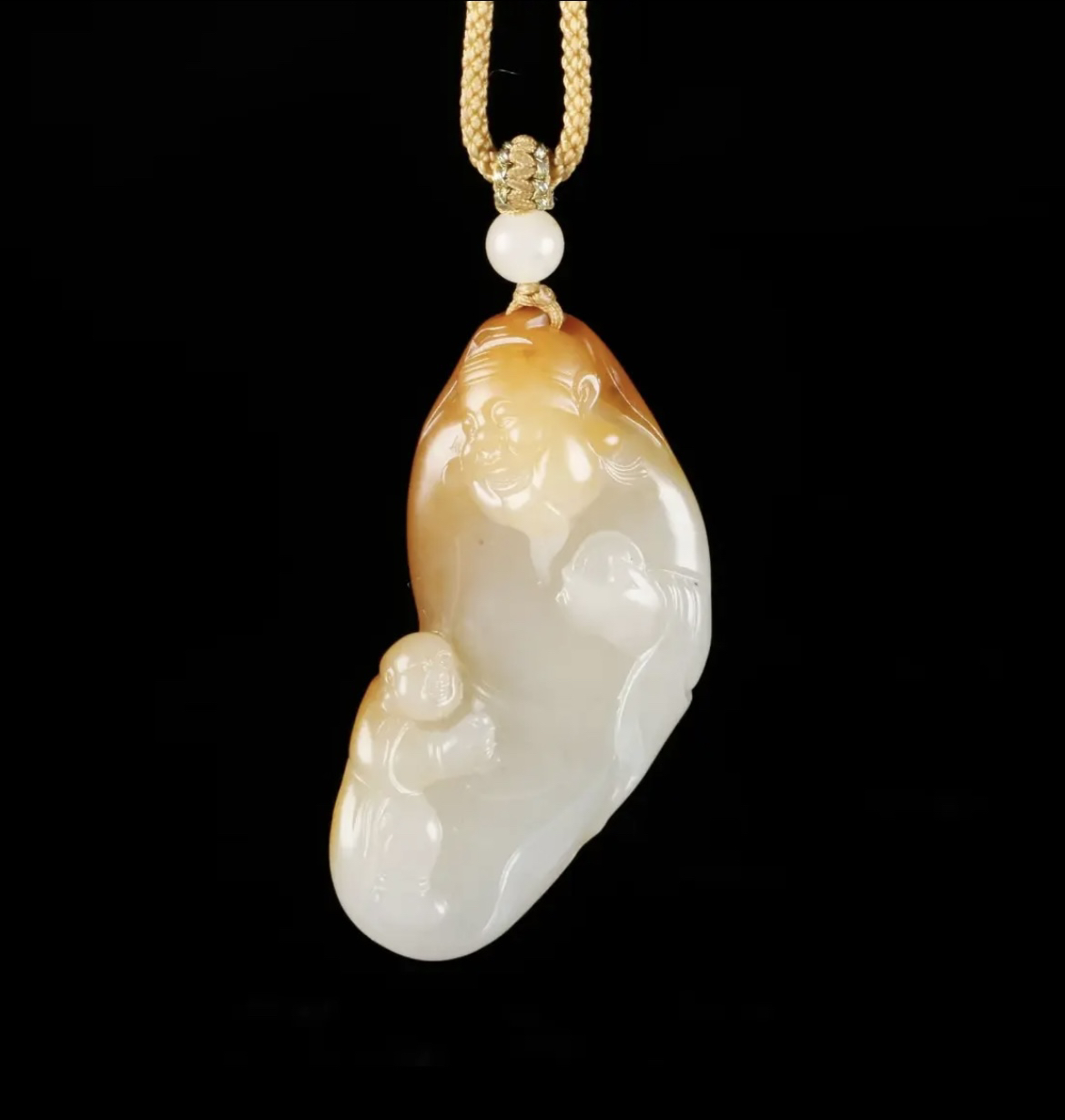 新疆和田玉【财神】真皮真色，尺寸：48*23*12mm，重18克